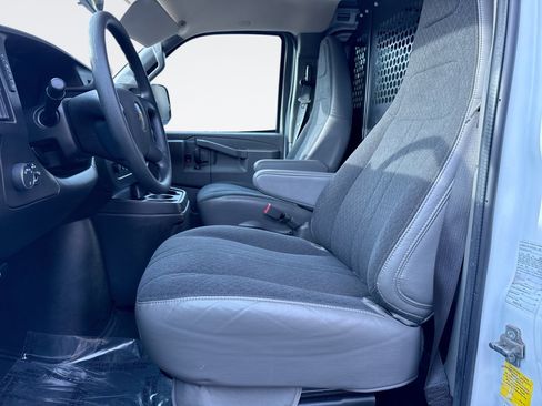 Used 2022 Chevrolet Express 2500 w/ Driver Convenience Package image 11