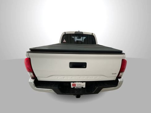 Certified 2019 Toyota Tacoma TRD Off-Road AWD/4WD image 7