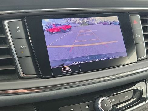 Used 2020 Buick Enclave Essence AWD/4WD image 16