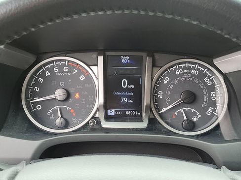 Used 2022 Toyota Tacoma SR5 RWD image 12