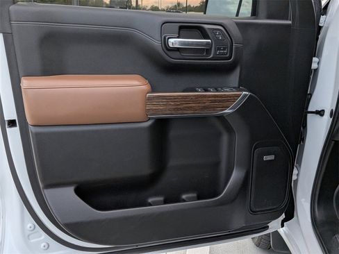 Used 2019 Chevrolet Silverado 1500 High Country w/ Trailer Camera Package image 11