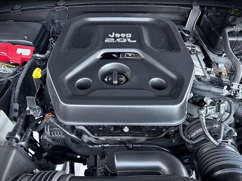 Used 2020 Jeep Wrangler Unlimited Sahara w/ Uconnect 4C Nav & Sound Group image 29