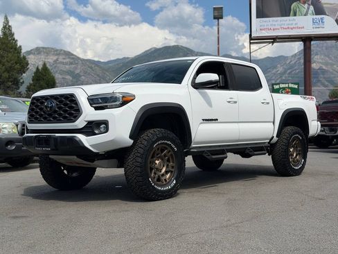 Used 2020 Toyota Tacoma TRD Off-Road w/ Technology Package AWD/4WD image 1