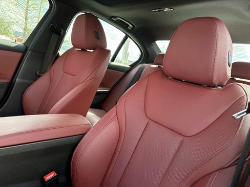 Used 2025 BMW 330i Sedan image 19