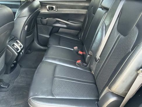Used 2022 Kia Sorento S FWD image 21