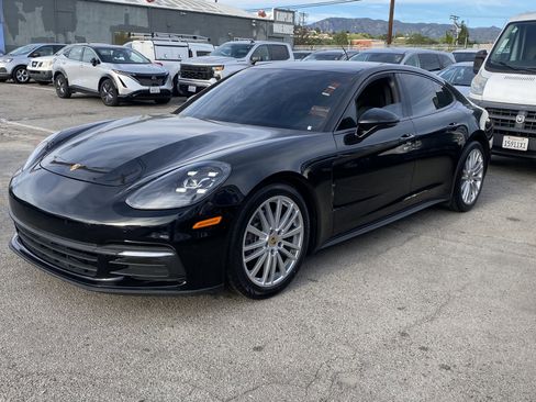 Used 2018 Porsche Panamera 4 image 2