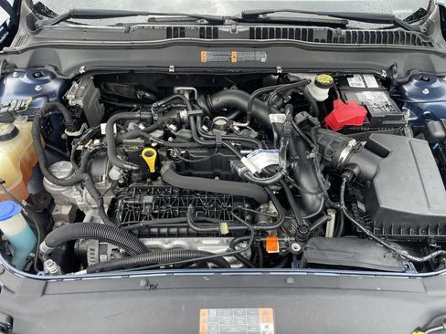 Used 2018 Ford Fusion SE w/ Fusion SE Technology Package FWD image 15