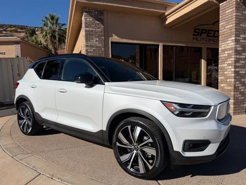 Used 2021 Volvo XC40 P8 Recharge image 1
