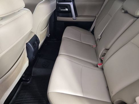Used 2018 Toyota 4Runner SR5 Premium AWD/4WD image 32