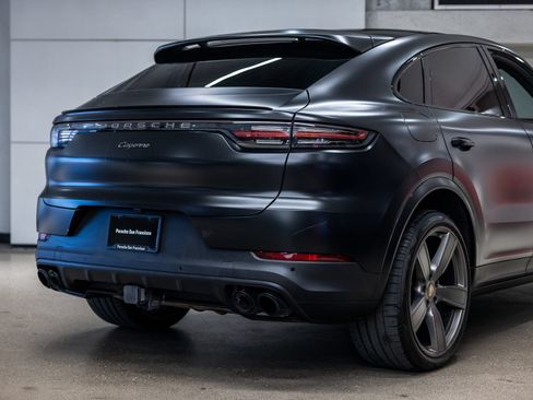 Used 2023 Porsche Cayenne Platinum Edition w/ Towing Package w/o Tow Ball AWD/4WD image 24