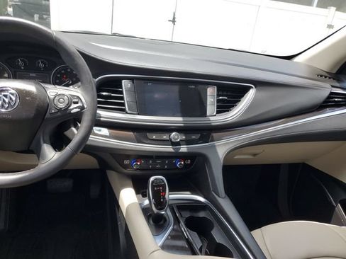Used 2018 Buick Enclave Essence FWD image 13