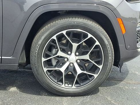 Used 2022 Jeep Grand Cherokee Summit AWD/4WD image 8