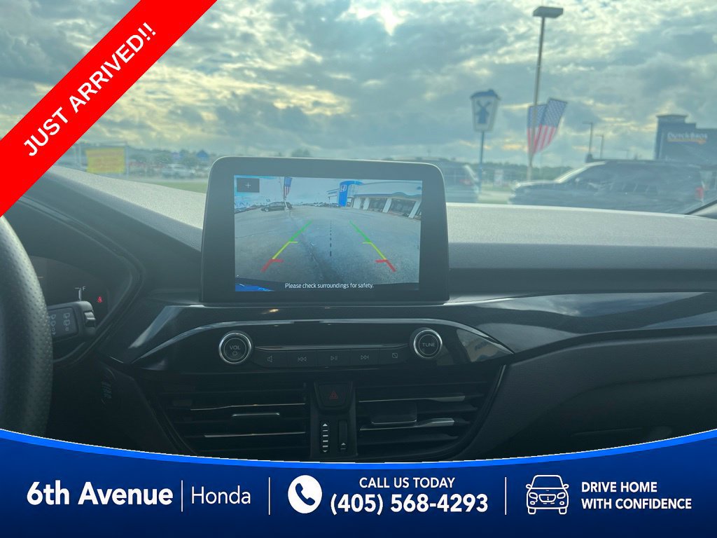 Used 2025 Ford Escape ST-Line Select AWD/4WD image 13