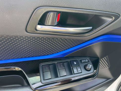 Used 2021 Toyota C-HR XLE FWD image 12