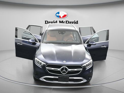 Used 2023 Mercedes-Benz GLC 300 4MATIC w/ Exclusive Trim Package image 34