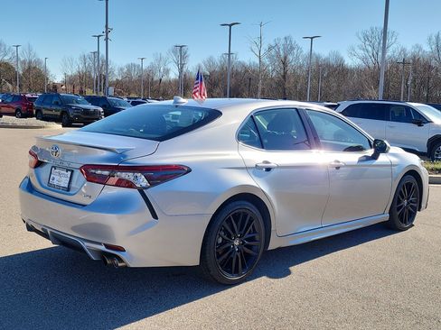 Used 2023 Toyota Camry XSE image 3