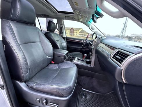 Used 2016 Lexus GX 460 image 16