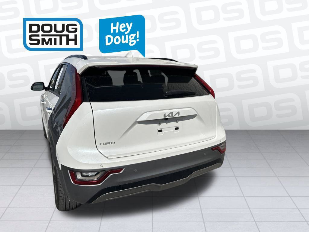 Used 2024 Kia Niro Wave w/ Wave Preserve Package FWD image 5