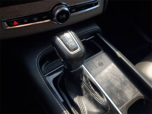 Used 2021 Volvo XC90 T6 Inscription image 33