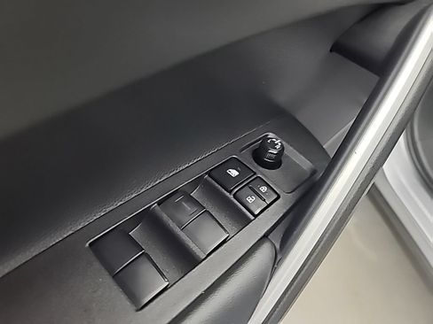 Used 2026 Toyota Corolla Cross LE FWD image 24