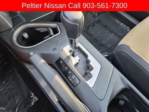 Used 2018 Toyota RAV4 XLE w/ Plus Extra Value Package FWD image 36
