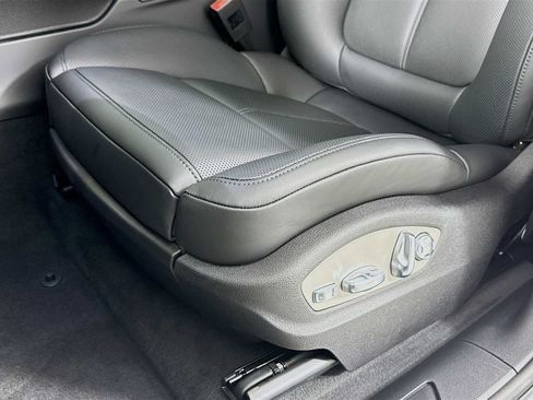 New 2026 Porsche Macan AWD/4WD image 13
