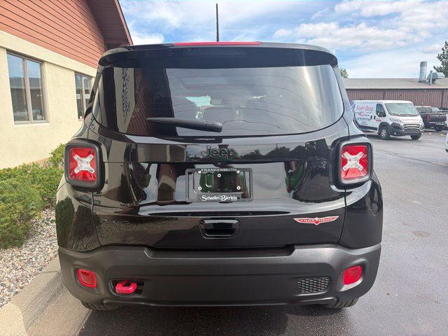 Certified 2023 Jeep Renegade Trailhawk w/ Sun/Sound Group AWD/4WD image 14