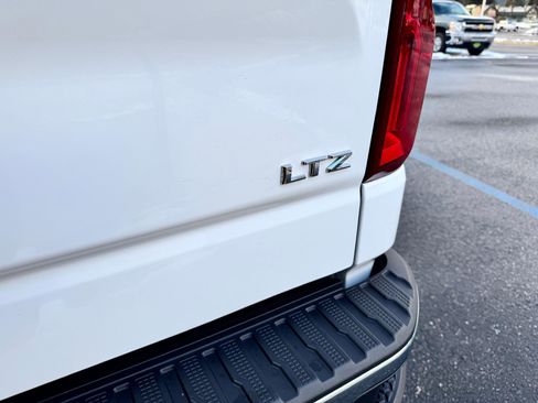 Used 2020 Chevrolet Silverado 1500 LTZ w/ LTZ Premium Package image 46