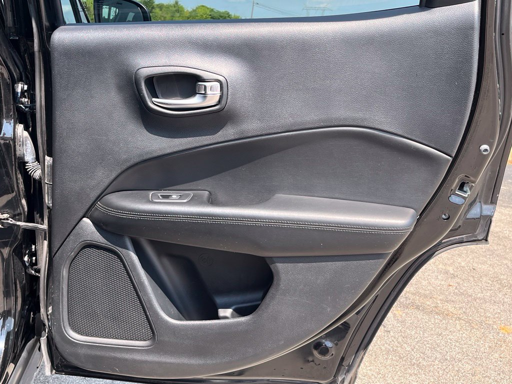 Used 2021 Jeep Compass Latitude FWD image 33