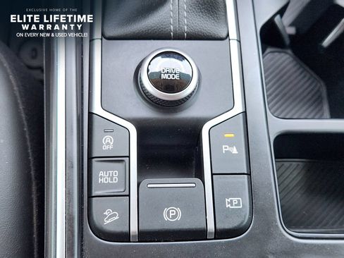 Used 2025 Kia Sorento S w/ Panoramic Sunroof Package FWD image 21