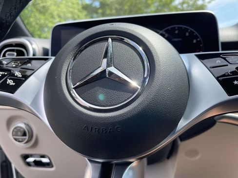 Used 2025 Mercedes-Benz C 300 Sedan image 30