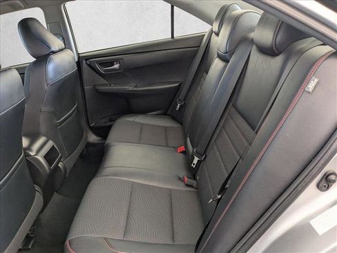 Used 2016 Toyota Camry SE image 16