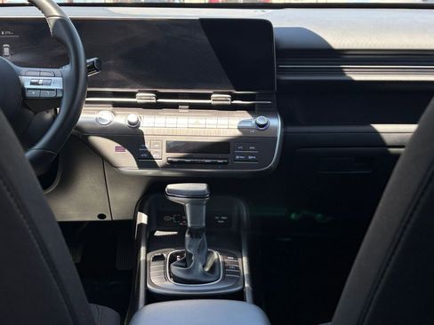 Used 2025 Hyundai Kona SEL image 17