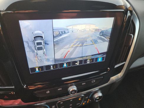 Used 2023 Chevrolet Traverse RS image 26