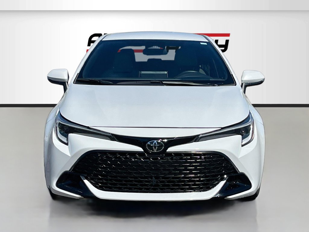 Used 2025 Toyota Corolla SE FWD image 2