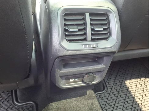 Used 2023 Volkswagen Tiguan SE R-Line AWD/4WD image 17