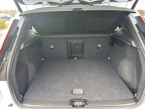 Certified 2025 Volvo XC40 B5 Core image 11
