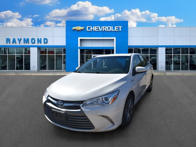Used 2017 Toyota Camry XLE w/ Moonroof Package FWD image 6