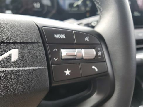 Certified 2025 Kia K4 EX image 28