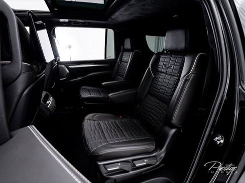 Used 2025 Cadillac Escalade ESV V AWD/4WD image 46