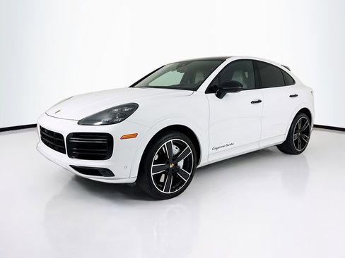 Certified 2022 Porsche Cayenne Turbo image 1