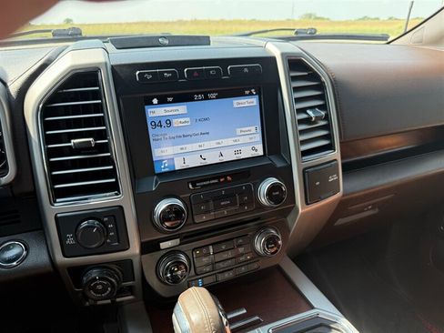 Used 2018 Ford F150 King Ranch w/ Equipment Group 601A Luxury AWD/4WD image 18