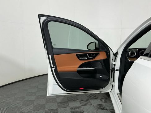 Used 2022 Mercedes-Benz C 300 Sedan image 18