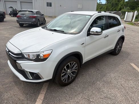 Used 2019 Mitsubishi Outlander Sport SE FWD image 2