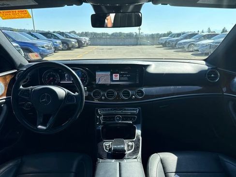 Used 2017 Mercedes-Benz E 300 4MATIC image 12