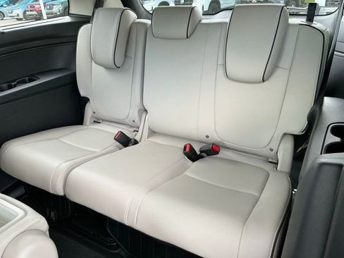 New 2026 Honda Odyssey Touring image 9