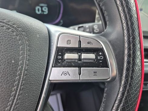 Used 2025 Kia Telluride EX w/ EX Captain's Chair Package image 22