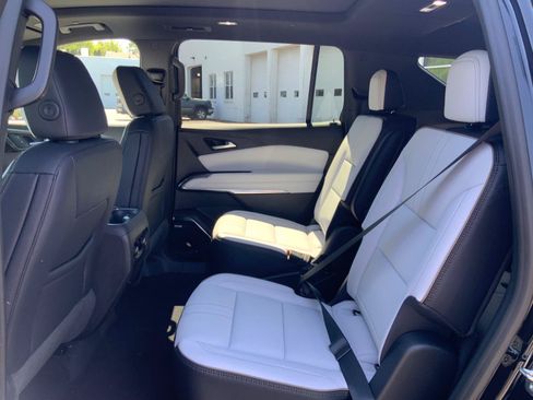 New 2026 Chevrolet Traverse High Country AWD/4WD image 11
