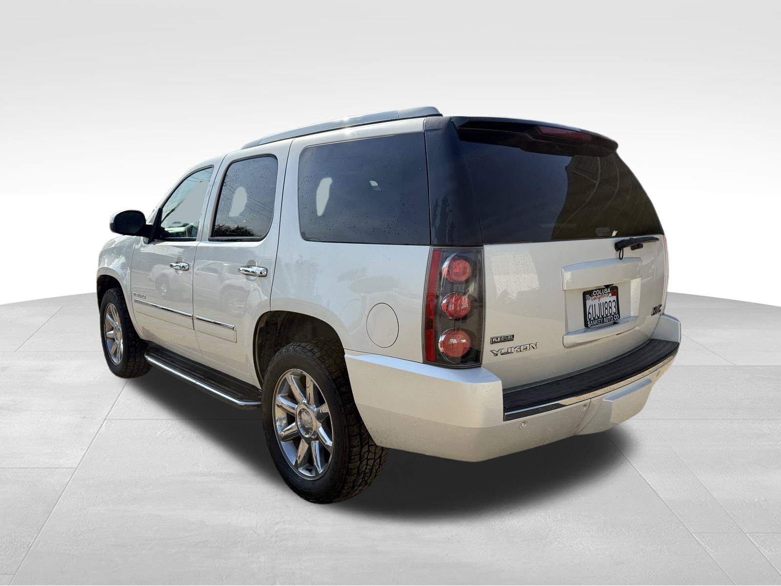 Used 2011 GMC Yukon Denali AWD/4WD image 5