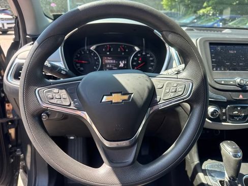 Used 2021 Chevrolet Equinox LT FWD image 18